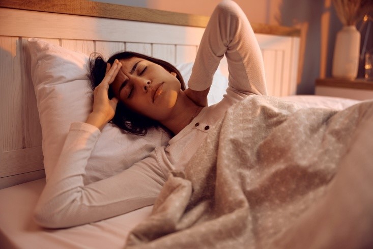 Apa Hubungan Leher Kaku dengan Sakit Kepala Berat?