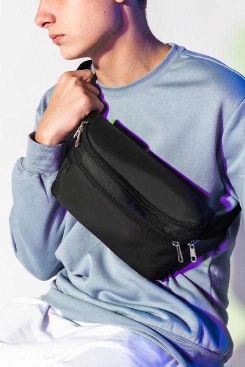 Referensi Outfit keren Buat Nonton Konser di Akhir Tahun 6TasSelempangatauFannyPackWaterproof.jpg